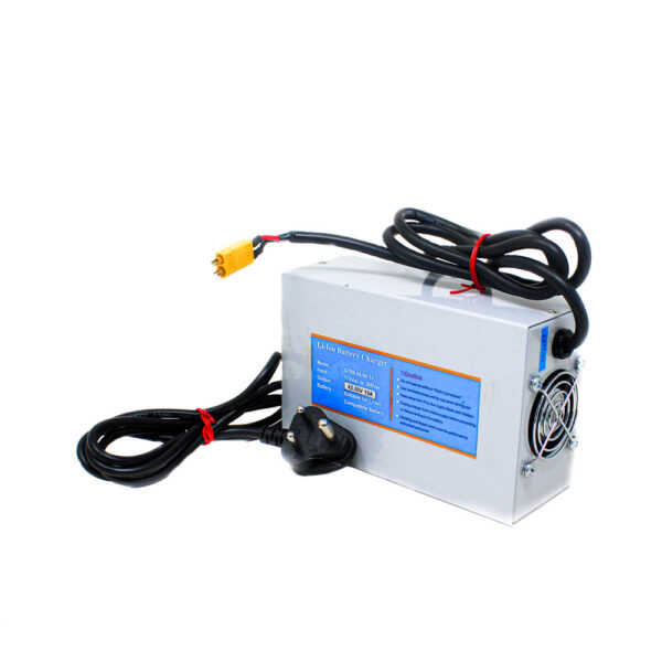 Battery Charger 10S Li-Ion ? 42V 10A with XT60 Connector